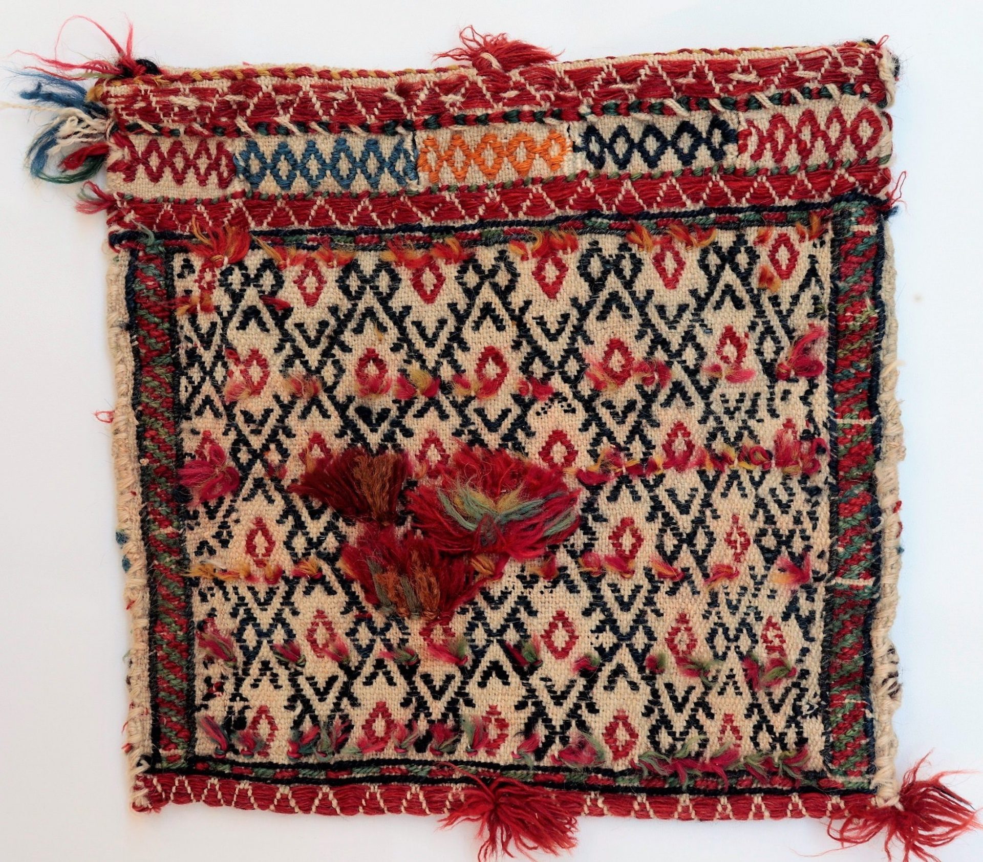 Semi-antique Qashqai or Luri bag or chanteh from Irán. 22x20 cms • Nómada